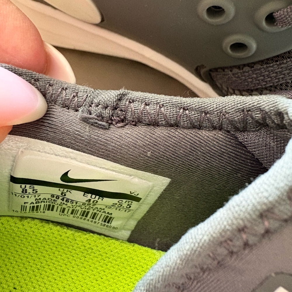 Nike Charcoal Gray Running Shoes - Picture 6 of 7